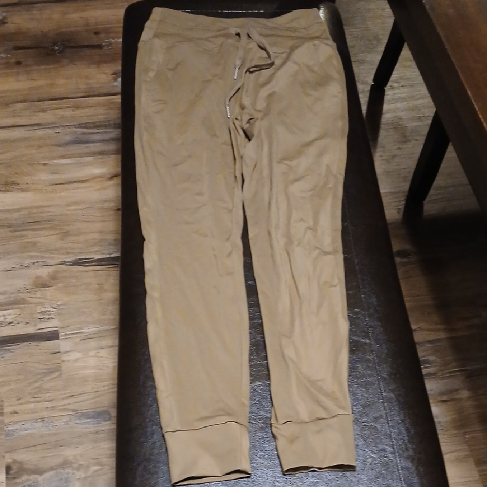 Source Unknown Women's Tan Jogger Pants